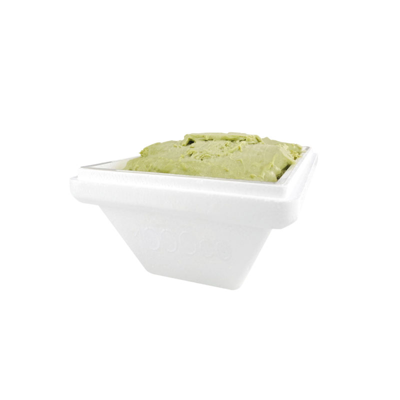 Geöffnete Thermo Eisbox weiß 1000cc mit grünem Speiseeis darin